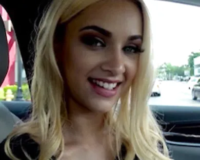 Смотреть порно: Неудачный пикап обернулся классным сексом в машине