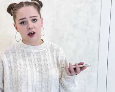 Смотреть порно: Русская девушка с пышным телом изменяет парню в порно с разговорами