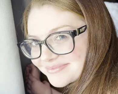 Смотреть порно: Простая девушка захоетла секса с любовником мачехи