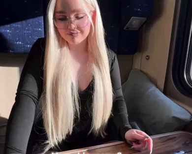 Смотреть порно: Русская девушка изменяла парню с соседом