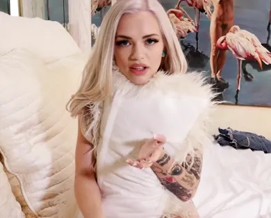 Смотреть порно: Хитрый брат разводит на секс сводную сестру в HD порно 2021!