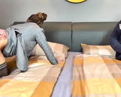 Смотреть порно: Любовник трахает жену, а муж как лох снимает на телефон