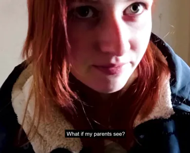 Смотреть порно: Не отпускал девушку домой пока она не дала в подъезде со спермой в ротик