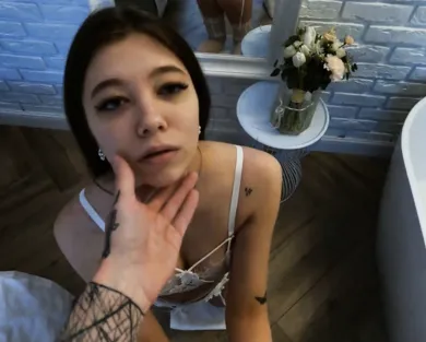 Смотреть порно: Трахнул в рот невесту друга на их же свадьбе