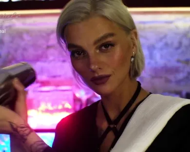 Смотреть порно: Ты самая сексуальная барменша, идем в туалет я тебе дам в ротик