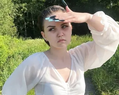 Смотреть порно: Привел подругу в глухое место и развел на секс с кремпаем.