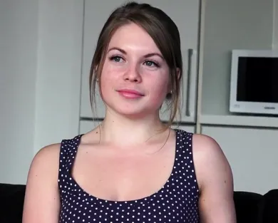 Смотреть порно: Первый анал Русской девушки и сразу с Вудманом