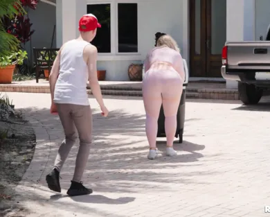 Смотреть порно: Секс с чужой женой